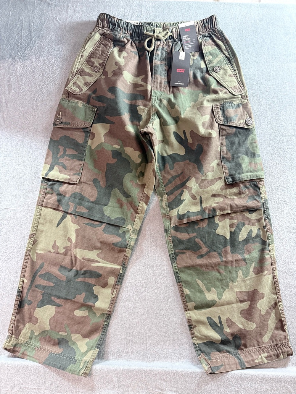Levi's - Men’s Camouflage Cargo Pants - Green Camo